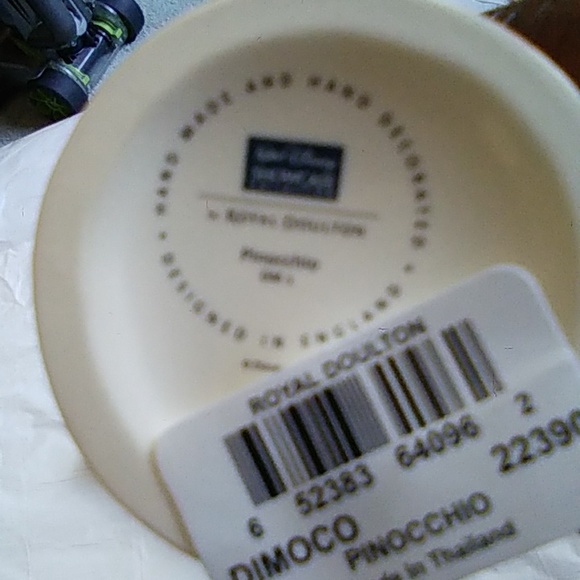 Walt Disney's Royal Dolton Porcelain Pinocchio - Picture 13 of 13